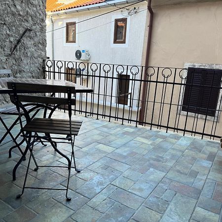 Apartment Tena Сен Екстериор снимка