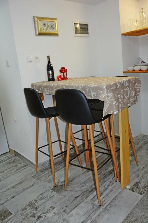 Apartment Tena Сен Екстериор снимка